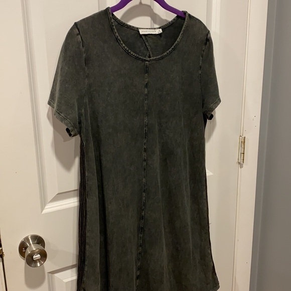 Paper Crane Keyhole Shirttail hem Dress EUC - Picture 3 of 12